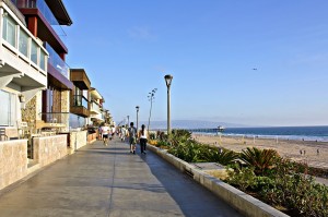 The Manhattan Beach Strand