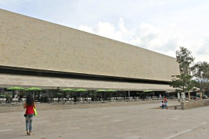 Restaurants and public spaces near the EPM building, Antioquia's public utilities headquarters