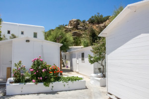 The bungalows at Paradise Beach Club on Mykonos