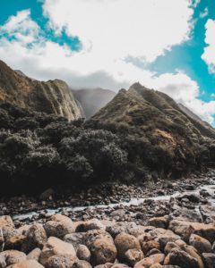 Offbeat Maui Experiences: Hiking in the Iao Valley